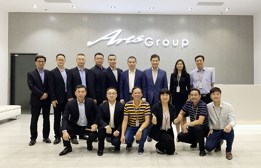 為改變世界對中國企業(yè)認(rèn)知貢獻積極力量--香港雅視光學(xué)集團參觀學(xué)習(xí)